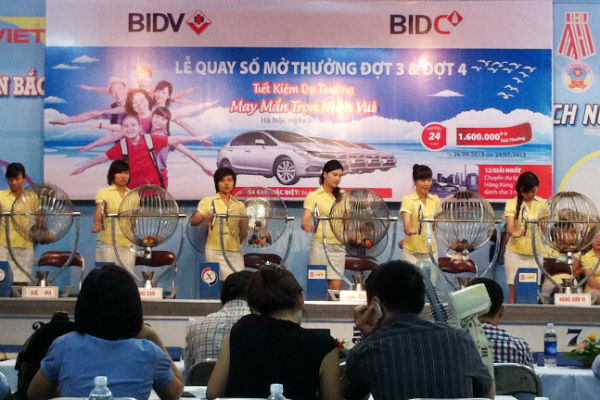 Thêm 2 khách hàng trúng thưởng xe Honda Civic