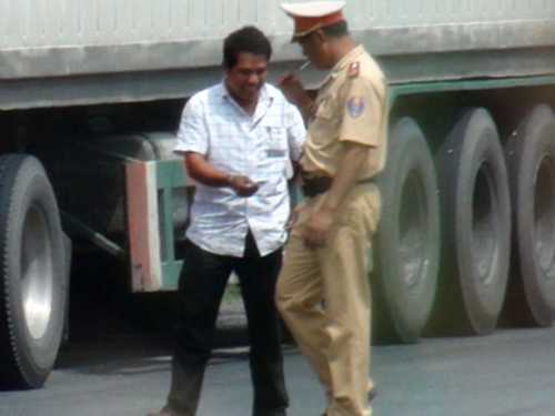 Công bố số điện thoại 'tố' CSGT vi phạm