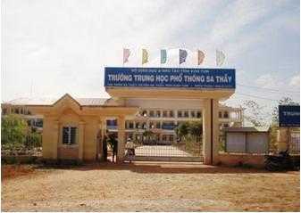 Cách chức nữ phó chủ tịch huyện tham ô