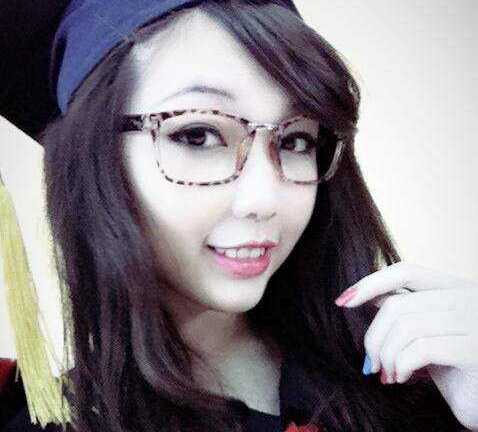 Nữ sinh xinh đẹp kể chuyện giấy nháp 'bá đạo'