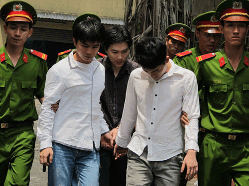 Đặc nhiệm tóm côn đồ giết người bằng súng tự chế