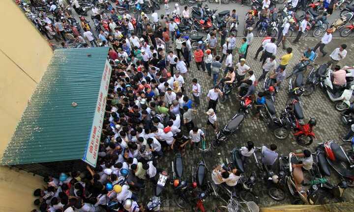 SLNA: Vé chưa ra quầy đã lo ‘cháy khét'