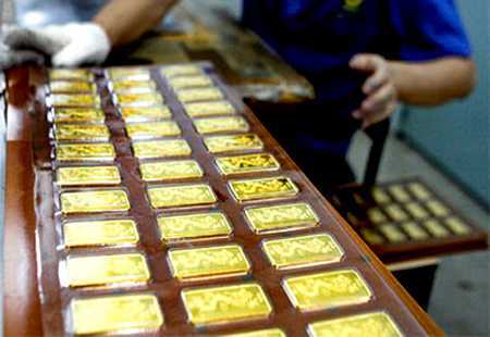 Giá vàng đột ngột lao dốc