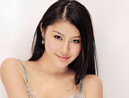 Xôn xao giá bán thân người mẫu Hongkong