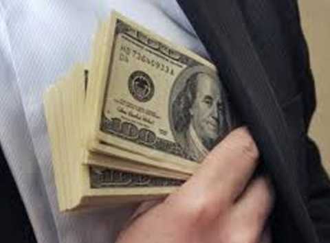 Khởi tố một phóng viên nhận tiền chủ quán bar