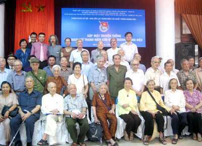 Gặp đội thanh niên cứu quốc thành Hoàng Diệu