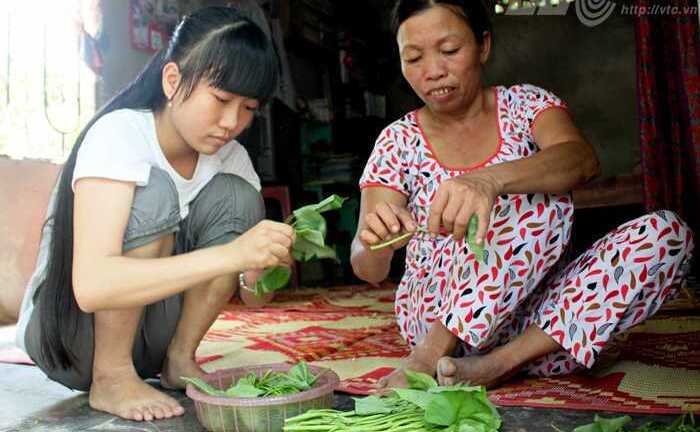Ảnh: Cuộc sống trong căn nhà 10m2 của thủ khoa Ô Xin