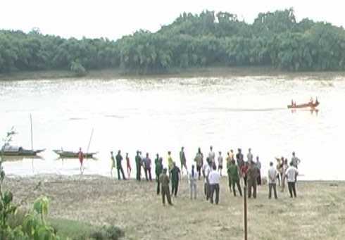 Lật thuyền trên sông Lam, hai chị em mất tích