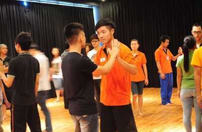 Khám phá bí mật lớp học ôm