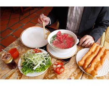 Những thú xài sang gây 'choáng' báo Tây của người Việt