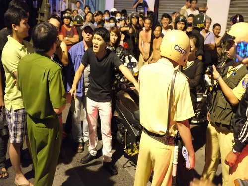 'Cậu ấm' Sài Gòn quậy tưng phố bị phạt 10 triệu đồng