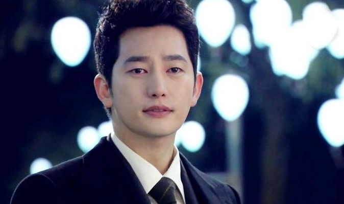 Park Shi Hoo xuất hiện sau vụ cưỡng bức thực tập sinh