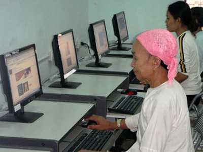 Thêm 16 tỉnh được nhận máy tính và internet miễn phí