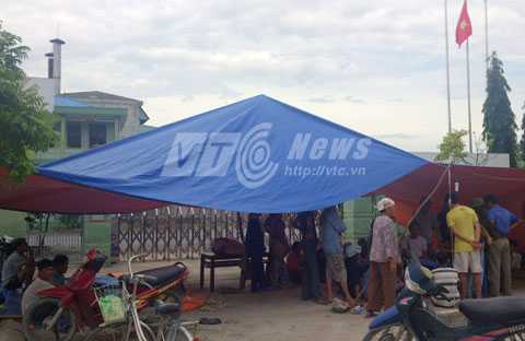 Dân lập 'chiến lũy', bao vây nhà máy ở Hải Phòng
