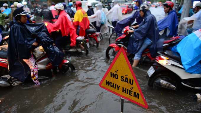 'Sếp công ích' lương khủng nhờ 'bầu sữa' ngân sách