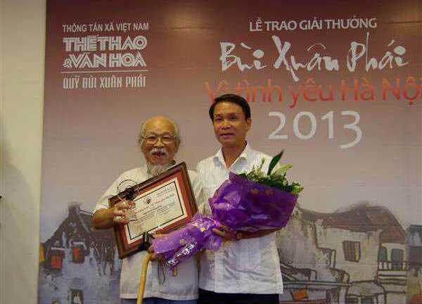 Quang Phùng nhận giải thưởng lớn Vì tình yêu Hà Nội