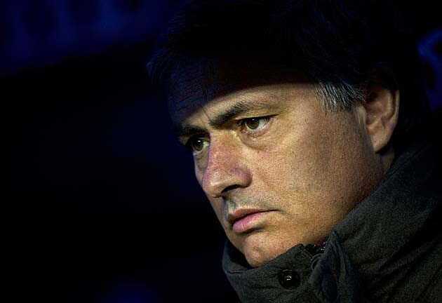 Gặp Guardiola, Mourinho vật lộn trong vòng quay đỏ-đen