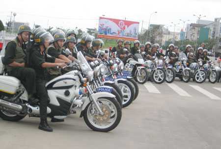 Clip: CSCĐ hoá trang chống đua xe 2/9