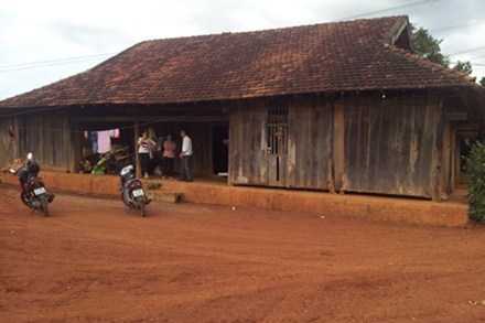 Đua nhau dỡ nhà, bán 'gỗ mục' giá bạc tỷ