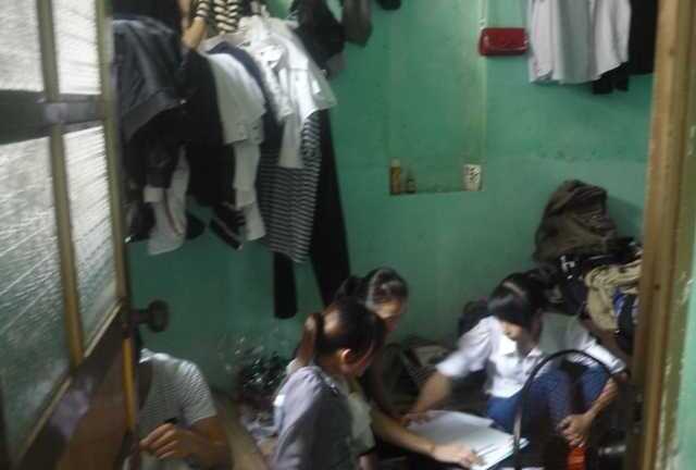 Bầy đàn đa cấp: Quan chức địa phương ‘đáp xoay’