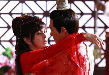 Lưu Hiểu Khánh hóa thiếu nữ 16 tuổi tình tứ trai trẻ