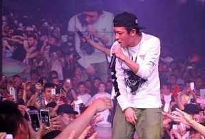 Trần Quán Hy ẩu đả với bảo vệ hộp đêm