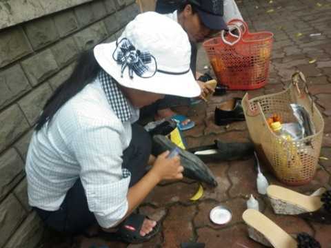 Cảnh giác với những kẻ đánh giày bất lương