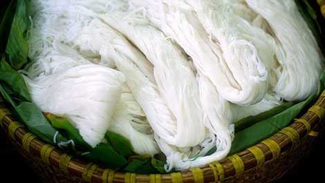 Kinh hoàng nhiều mẫu bún, phở chứa chất phát sáng