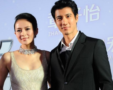 Chương Tử Di tình tứ bên trai đẹp Vương Lực Hoành