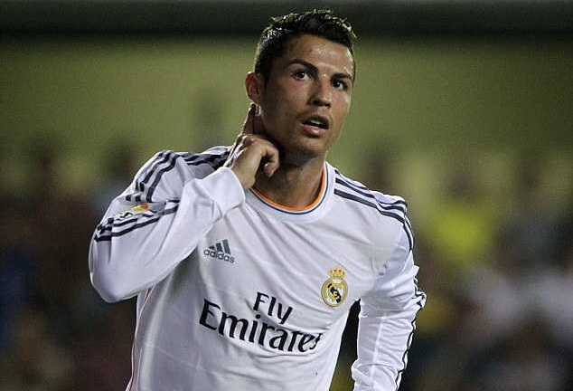 Nóng 24h: Ronaldo nhận lương 500 tỷ/mùa