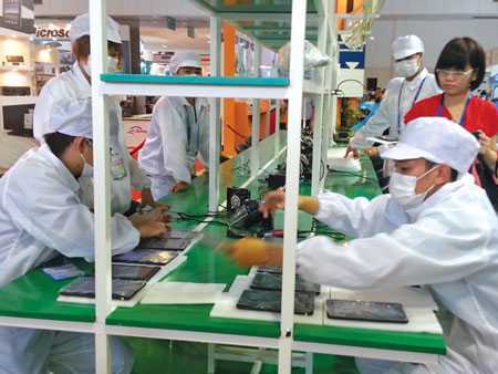 Sách Trắng năm 2013 công bố gì?