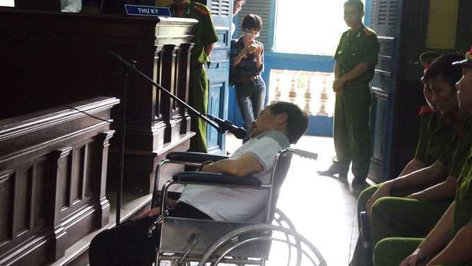 Tử hình giám đốc thuê xã hội đen 'xử' cấp phó