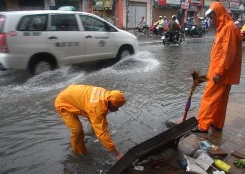 Hà Nội: ‘Sếp công ích’ phớt lờ chuyện báo cáo lương