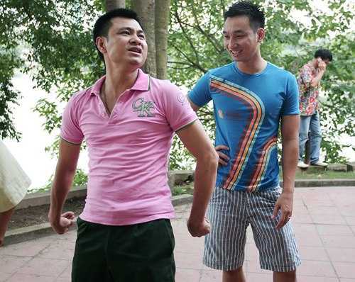 Thành Trung 'hỏi xoáy', Tự Long méo mặt chịu thua