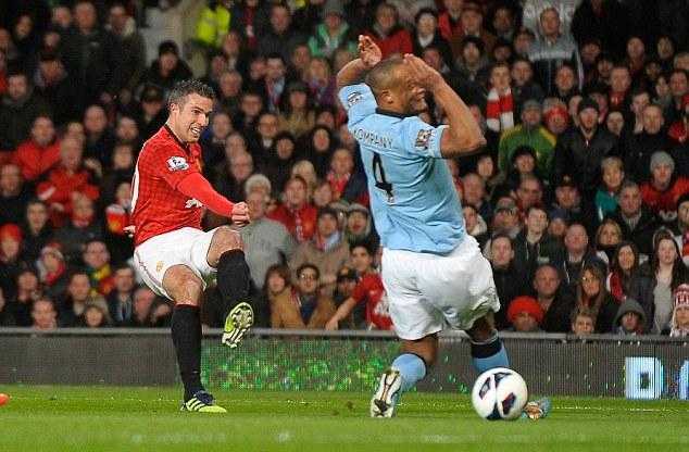 Aguero- Van Persie: So tài thượng đỉnh