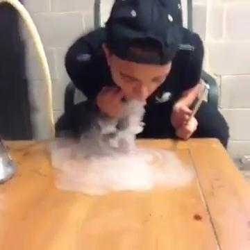 Ảo thuật với khói thuốc