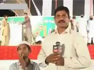 MC đánh khán giả ngay trước máy quay