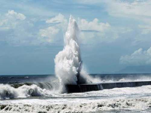 Siêu bão Usagi suy yếu, miền Bắc có mưa lớn