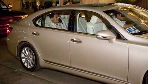 Loạt xe siêu sang của nhà chồng Hà Tăng