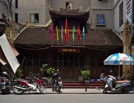 Đình cổ Hà Nội biến thành... nhà nghỉ, cửa hàng nội y