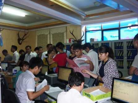 Đại gia điếu cày 'đốt' thị trường bất động sản