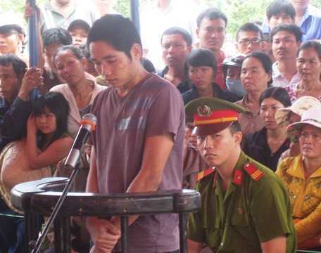 Án chung thân cho kẻ đâm chết nam sinh viên trường Luật