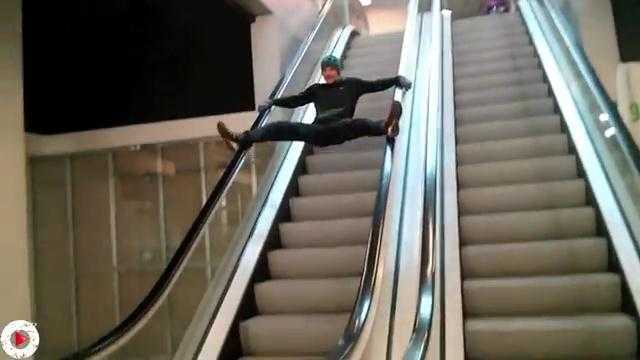 Phát ngượng với những bi kịch nghịch dại ở thang máy