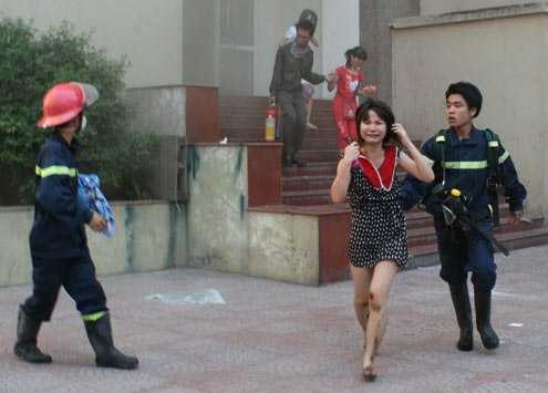 Clip: Cháy ký túc xá Đại học Hà Nội