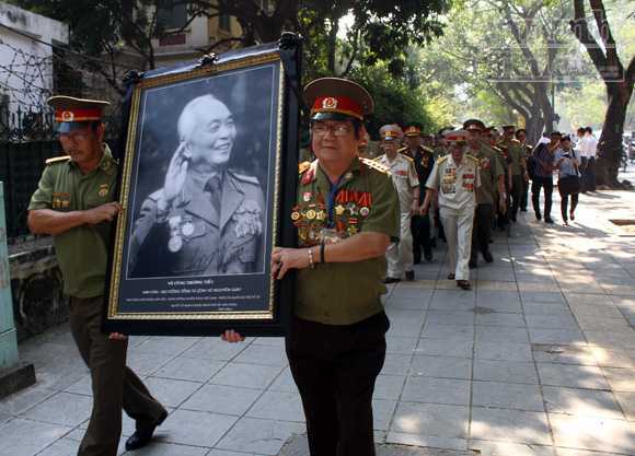 Chiến sĩ Trung đoàn Thủ đô năm xưa viếng thăm Đại tướng