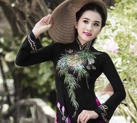 Miss Duyên dáng áo dài nói không với scandal, ảnh nóng