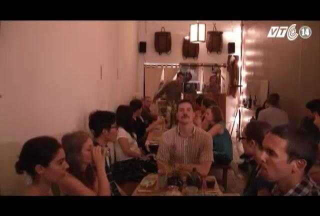 Kì quặc nhà hàng cấm thực khách nói chuyện