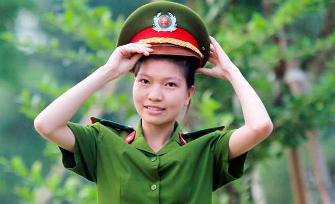 Nữ thủ khoa Cảnh sát mơ làm điệp viên