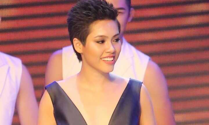 'Thảm họa' MC Hoàng My làm hỏng chung kết Siêu mẫu VN