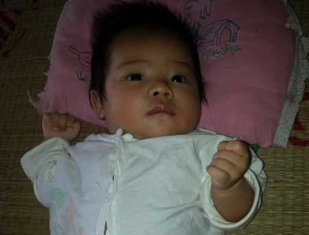 Giải mã sự thật bé 2 tháng tuổi biết nói